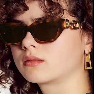 New Tortoise Shell Designer Sunglasses Statement with Gold Link Accents